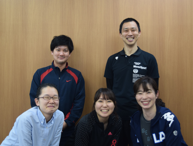専門職員のスタッフ 介護士/看護師/理学療法士/児童指導員